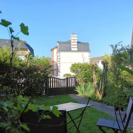 דירה L'acacia, F2 Terrasse Et Jardin,plage A 400metres