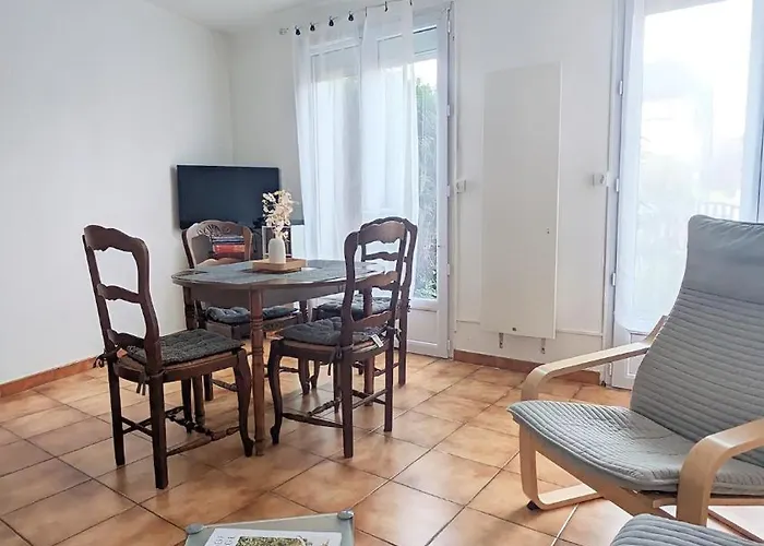 L'acacia, F2 Terrasse Et Jardin,plage A 400metres *