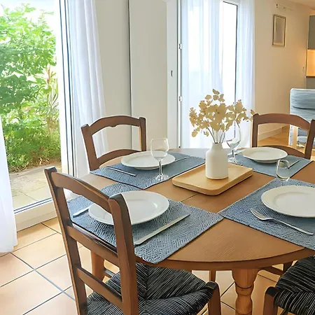 L'acacia, F2 Terrasse Et Jardin,plage A 400metres Apartmán *